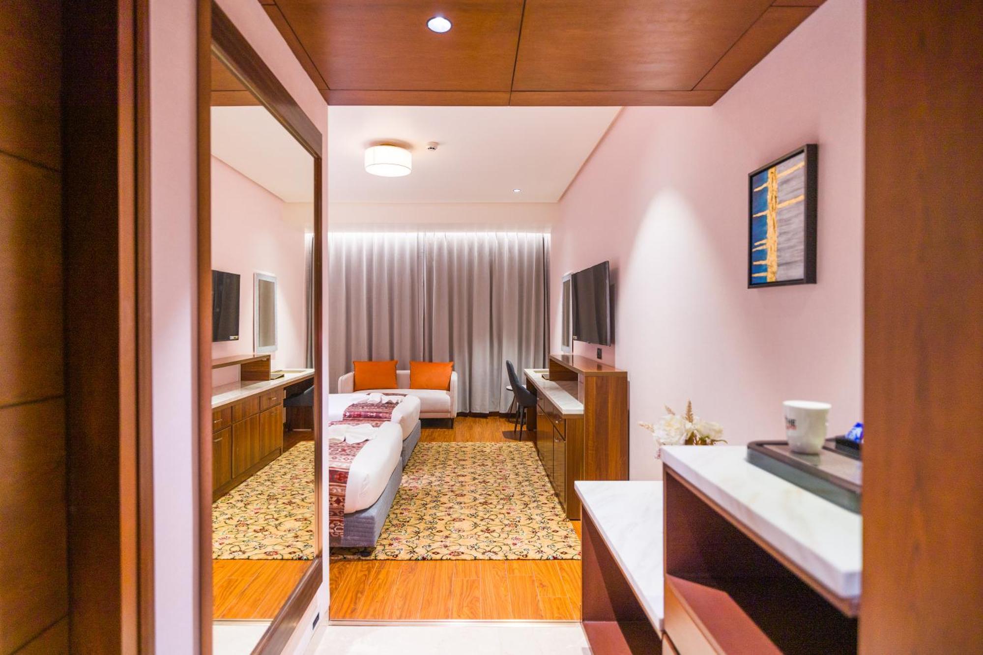 The Maple Hotel Bhopal Exterior foto